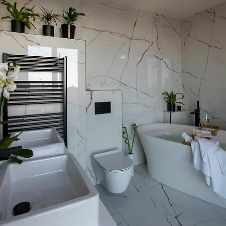 T - Wellness And Luxury With Spectacular Old Town View *