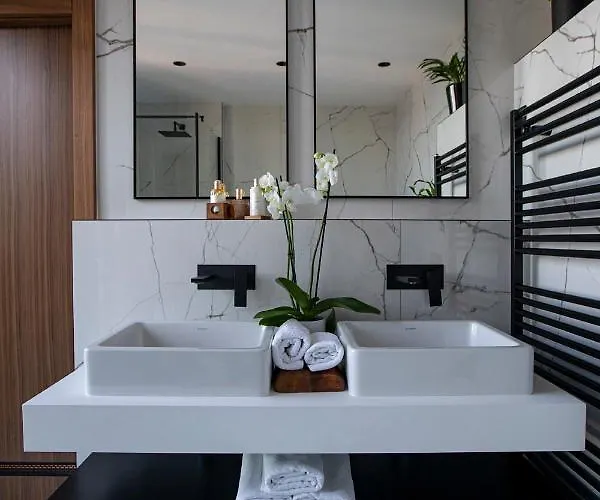 T - Wellness And Luxury With Spectacular Old Town View