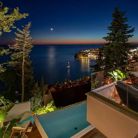 T - Wellness And Luxury With Spectacular Old Town View Villa
